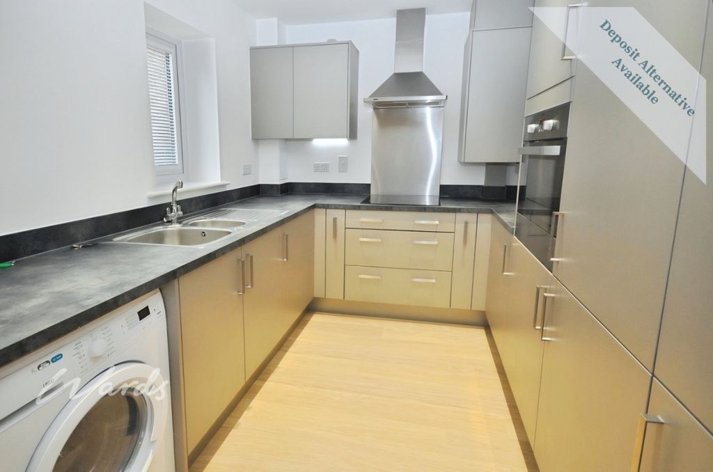 Property photo 3 of 7 Kitchen