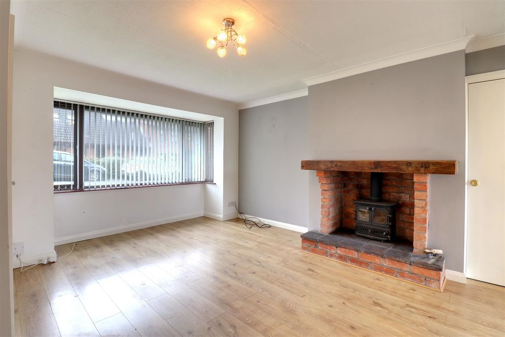 Property photo 3 of 20 Lounge