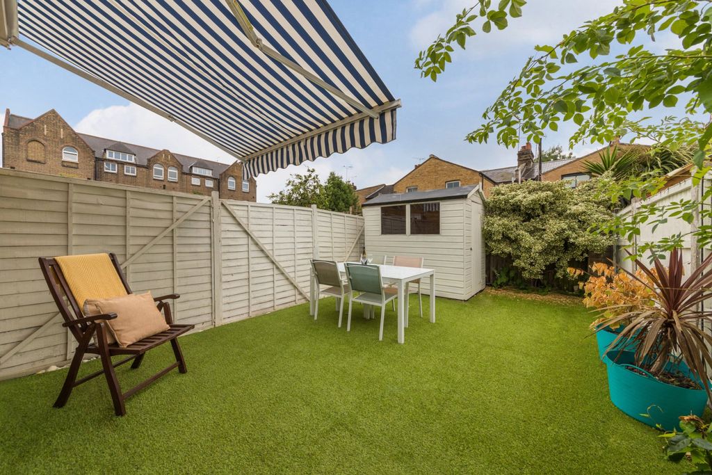 Property photo 2 of 14