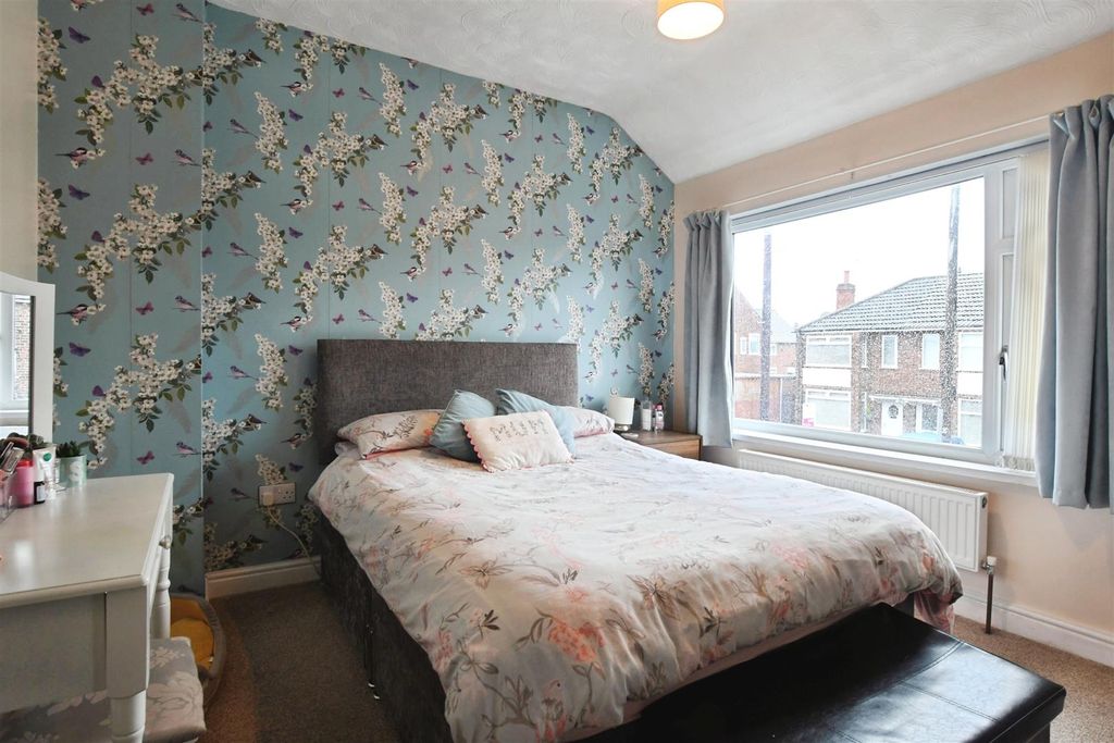 Property photo 3 of 20 Bedroom 1