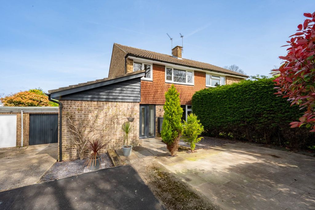 Property photo 1 of 28