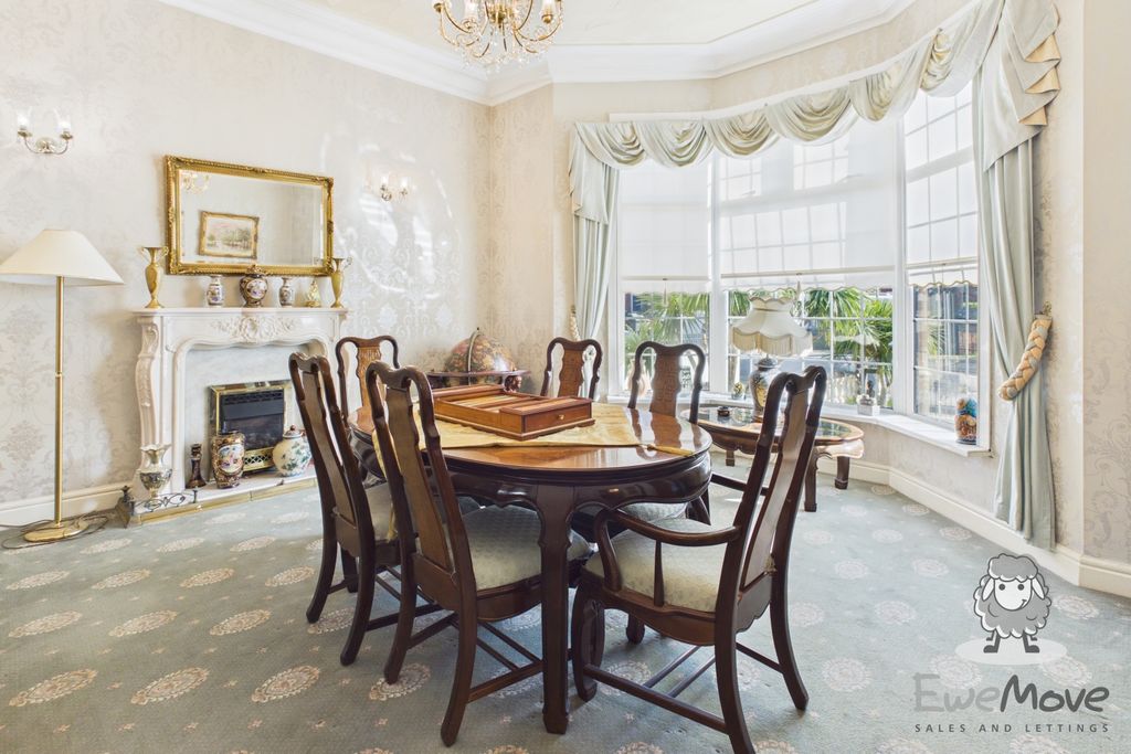 Property photo 2 of 20 4