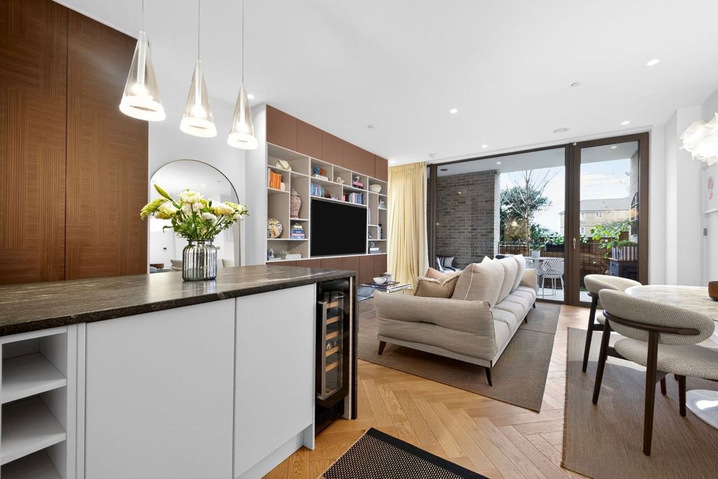 Property photo 1 of 25 Open Plan Living