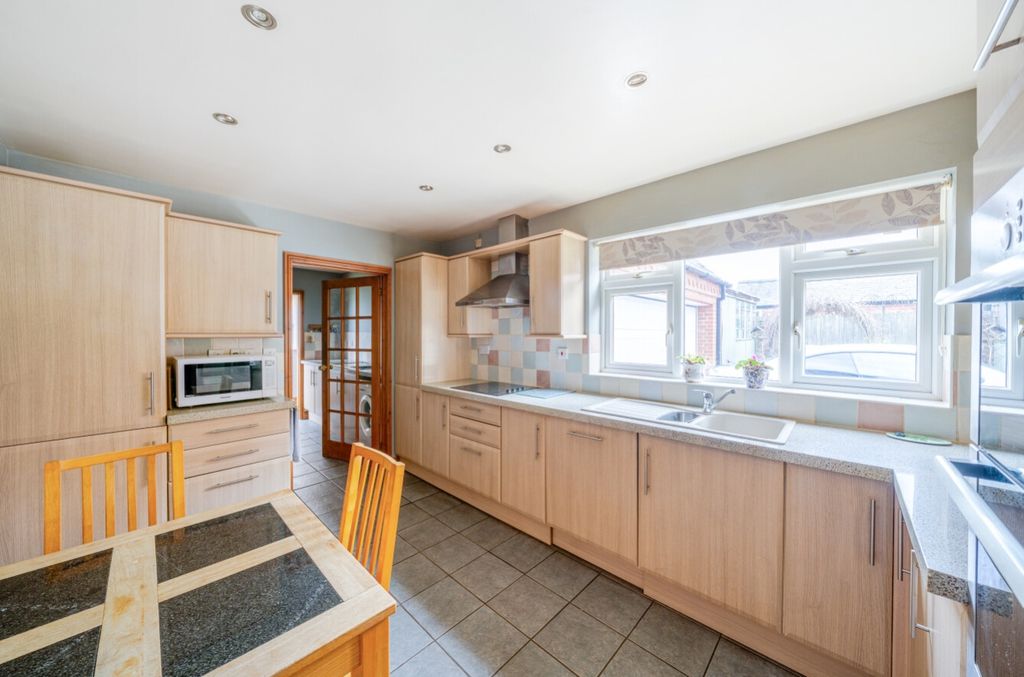 Property photo 2 of 24 1248064 (4)