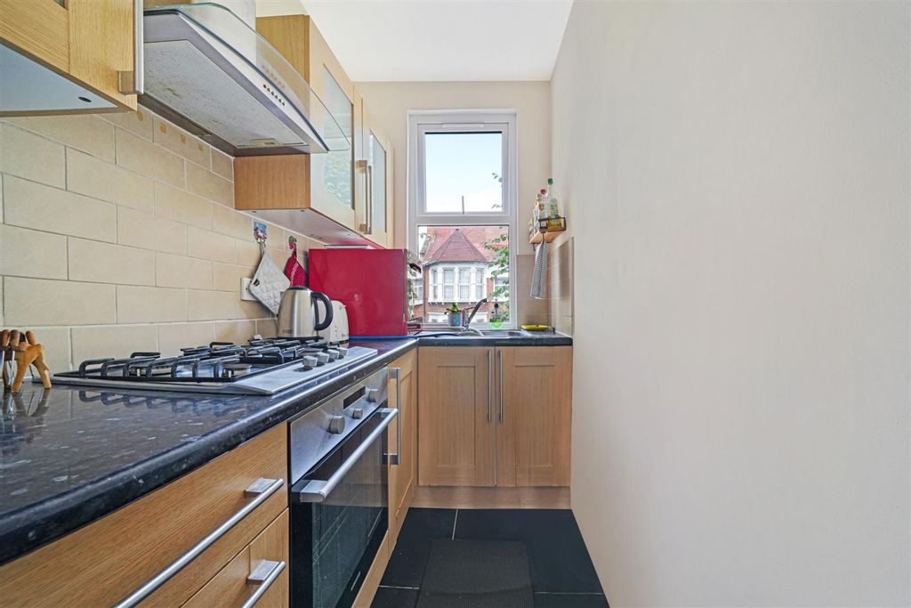 Property photo 3 of 10 Kitchen
