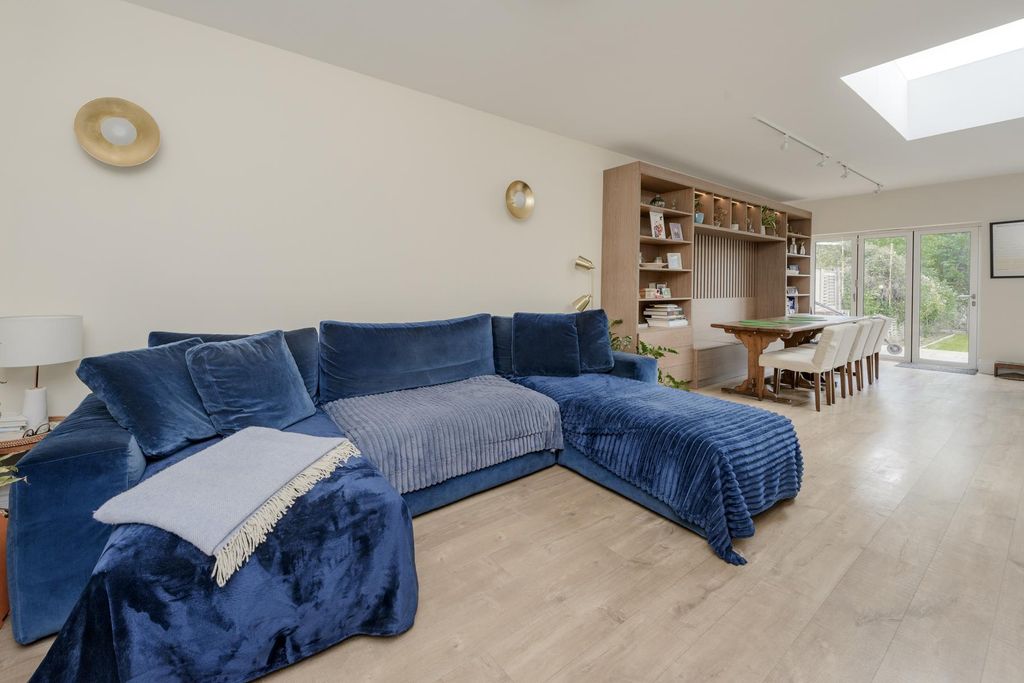 Property photo 2 of 13