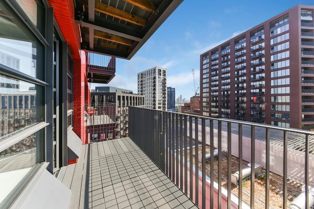 Property photo 3 of 12