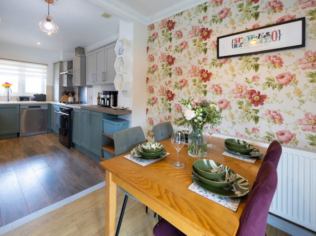 Property photo 2 of 32