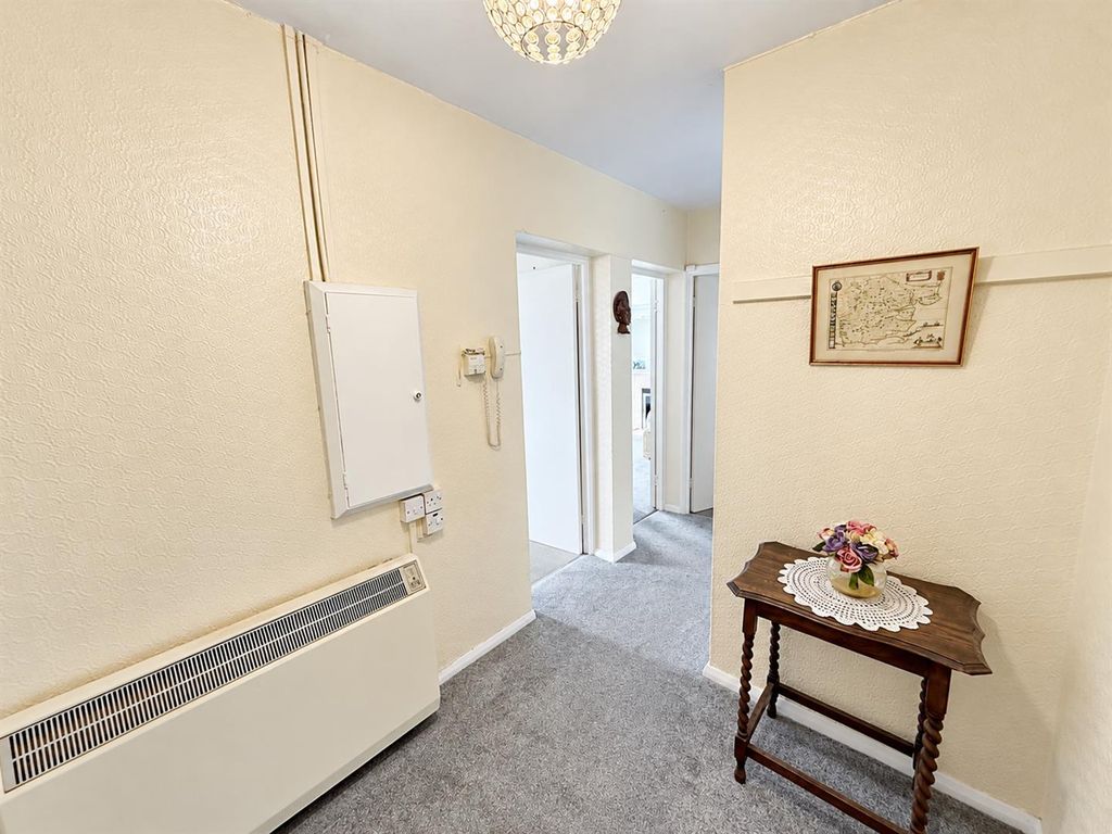 Property photo 3 of 8 Hall.Jpg