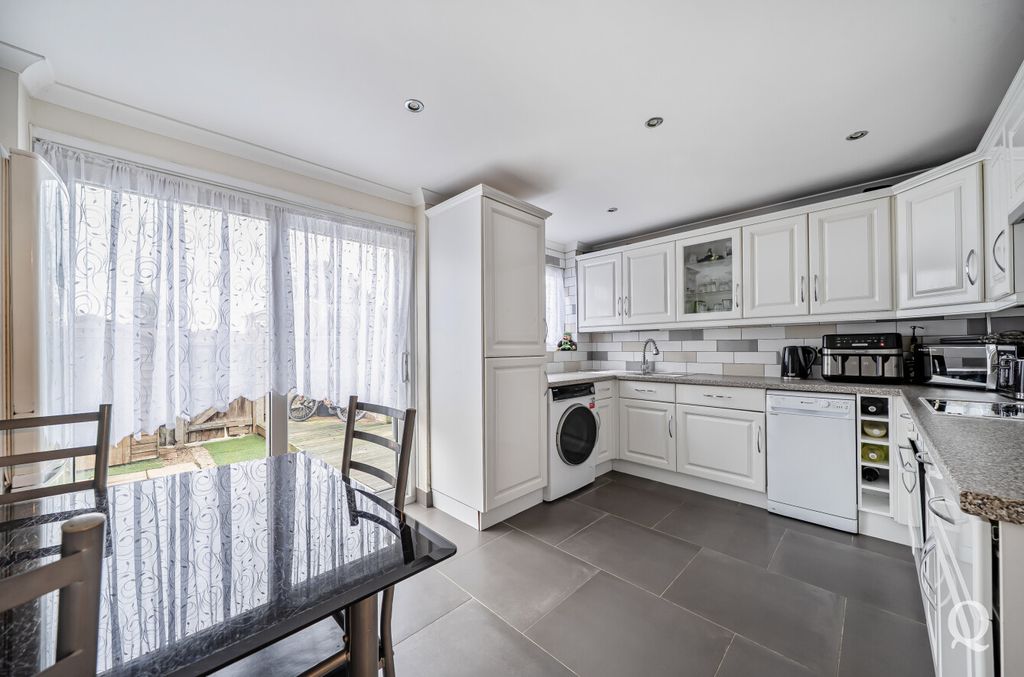 Property photo 2 of 20 24Fe8E73-8002-4c0...