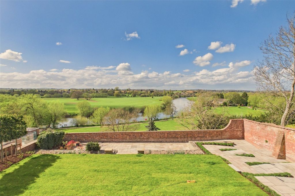 Property photo 3 of 33 Picture No. 24