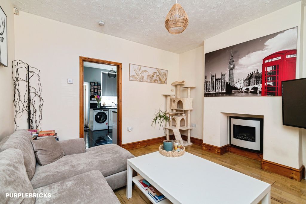 Property photo 3 of 18