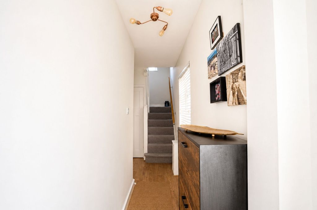 Property photo 2 of 21 Hallway