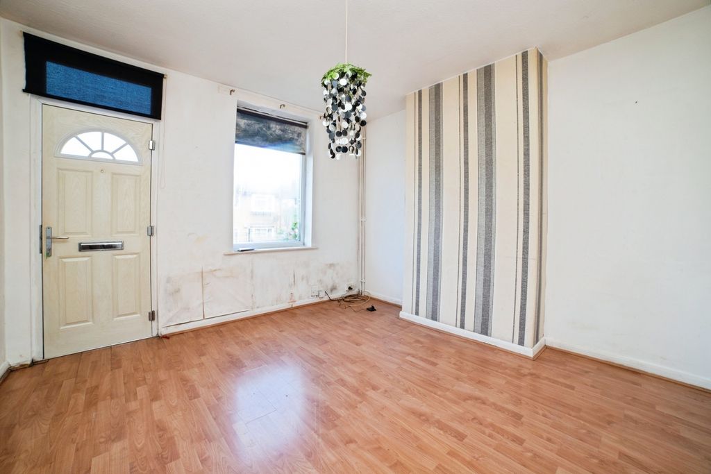 Property photo 2 of 15 Pbox-Img.Jpg