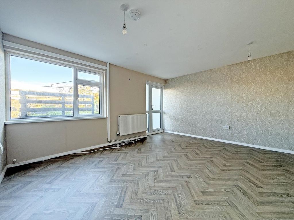 Property photo 2 of 12 Dartmouth Walk 73 - Living Room 1.Jpg