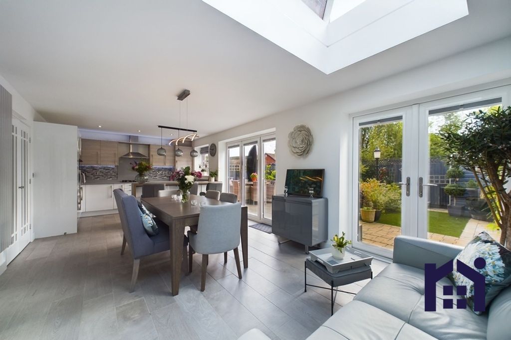 Property photo 1 of 25 Heart Of The House