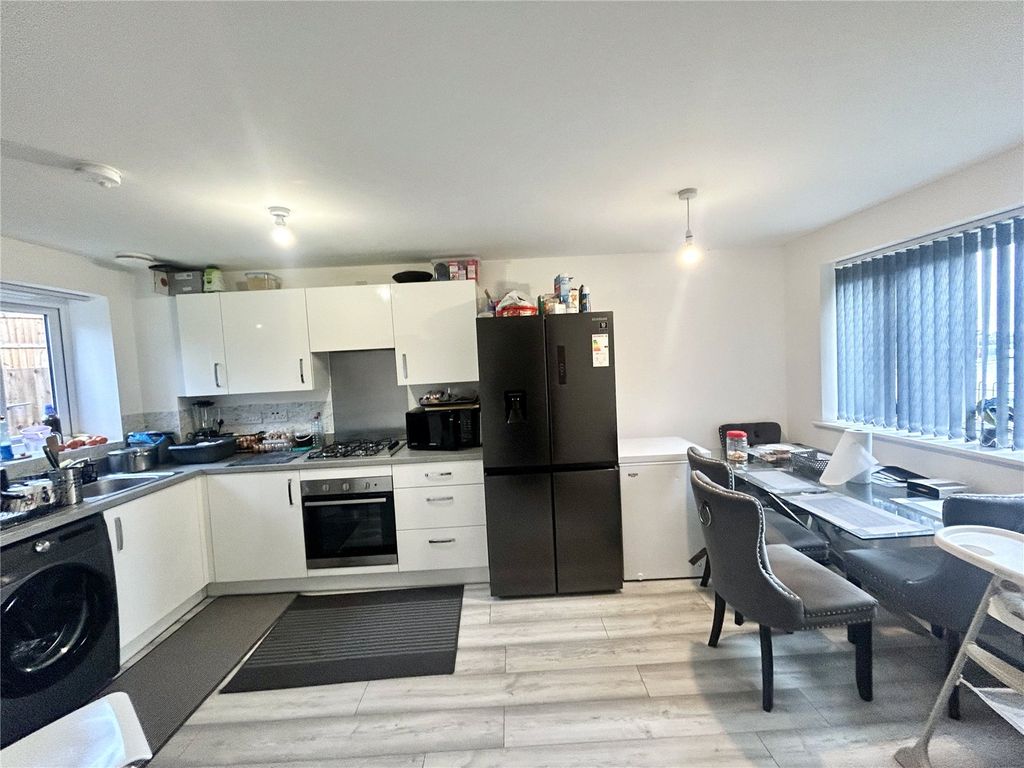 Property photo 2 of 16 Picture No. 08