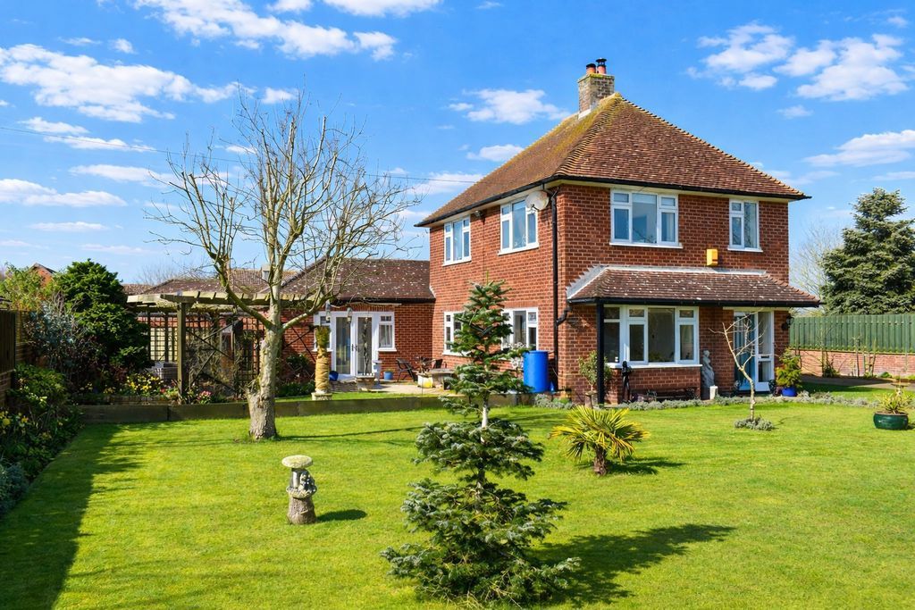 Property photo 1 of 23 Photo 24