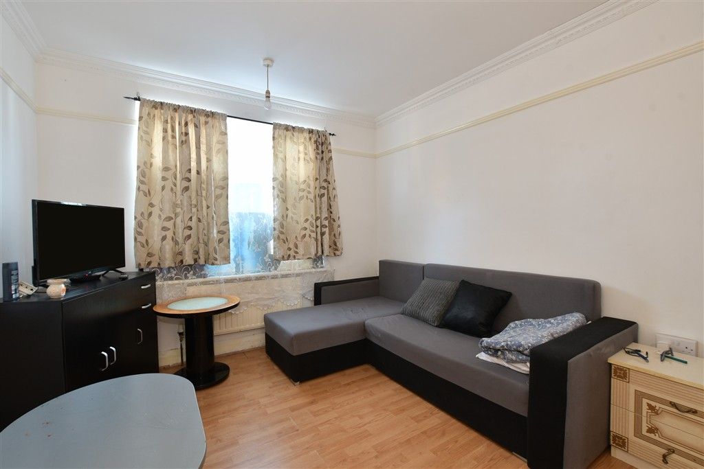 Property photo 1 of 6 Bedroom 1