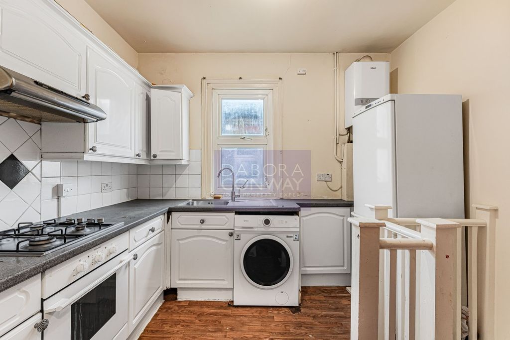 Property photo 3 of 11