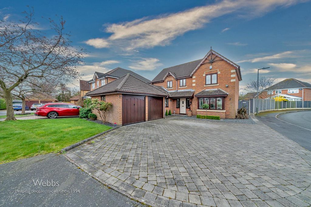 Property photo 1 of 25 Â©Webbsâ© (37 Of 39).Jpg