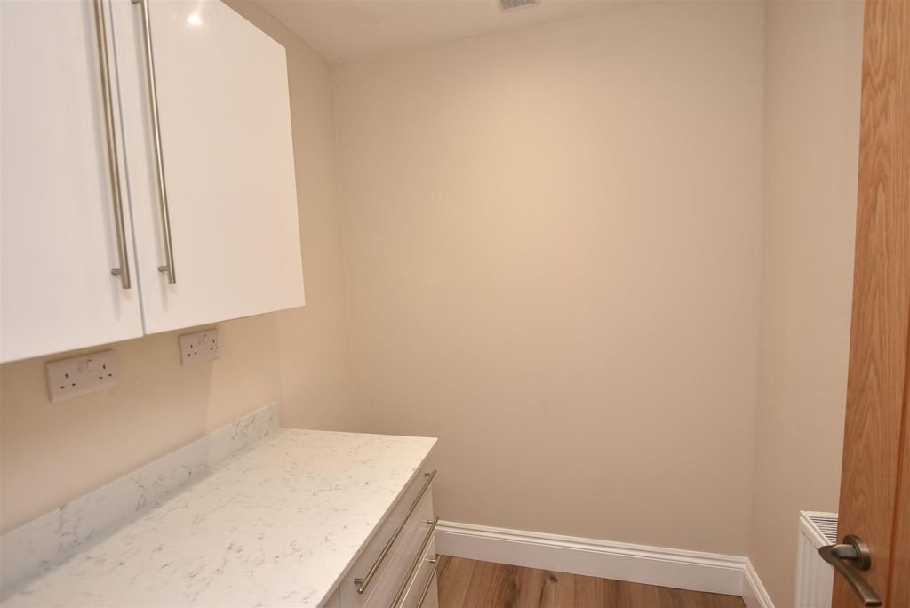 Property photo 3 of 22 Utility Room