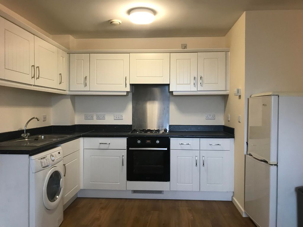 Property photo 2 of 6 Kitchen