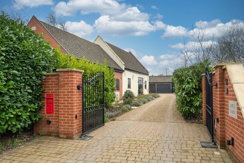 Property photo 1 of 43