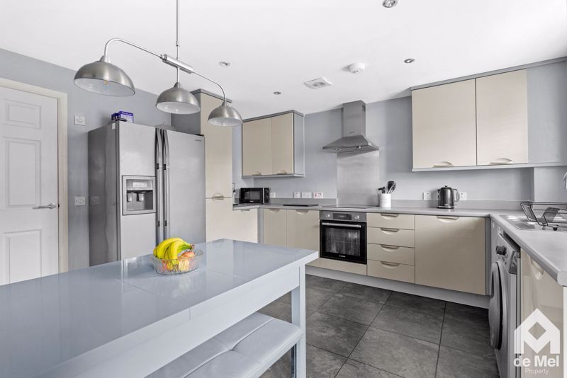 Property photo 3 of 15 Photo 9