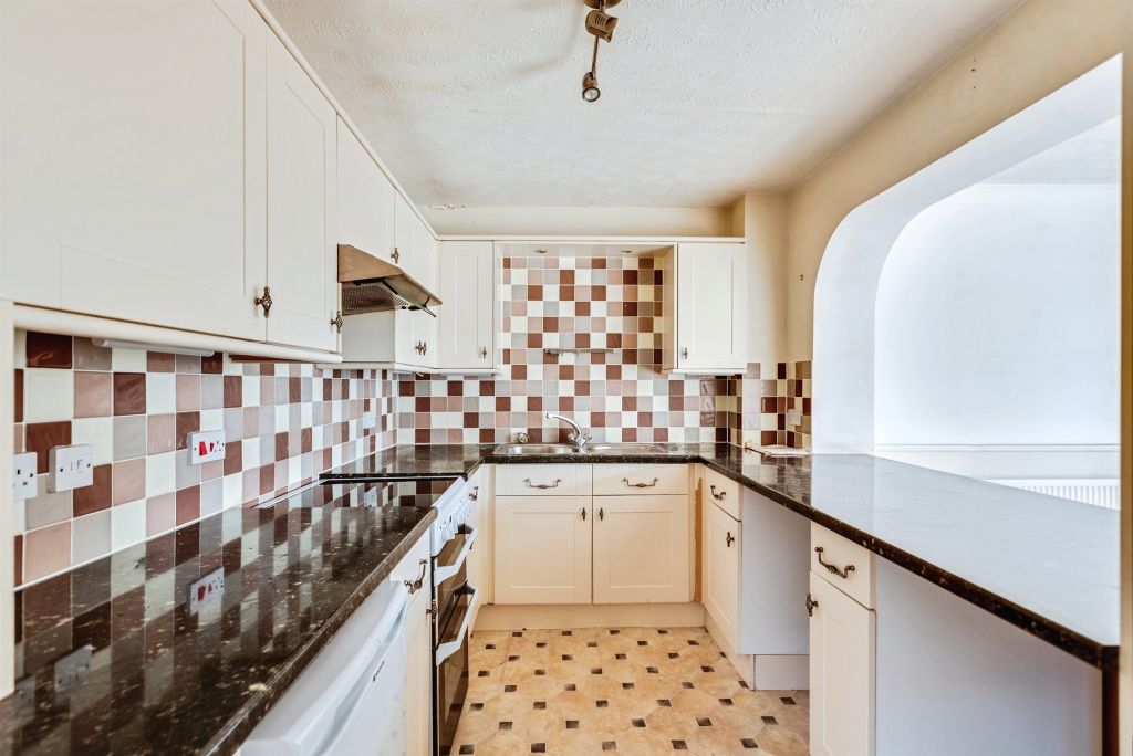 Property photo 2 of 17