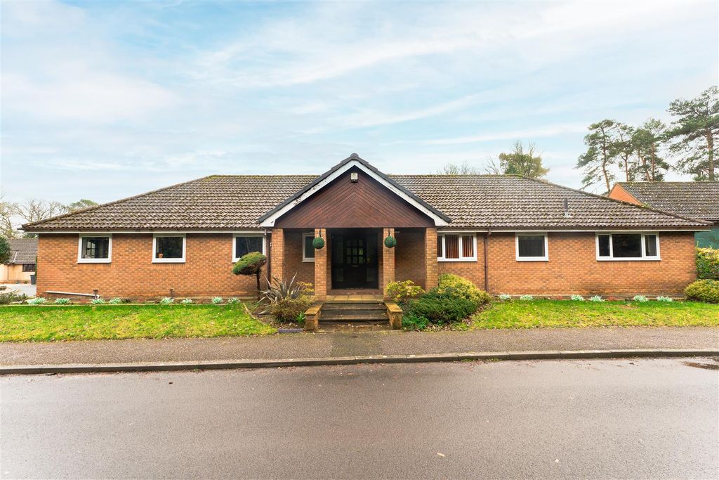 Property photo 1 of 18