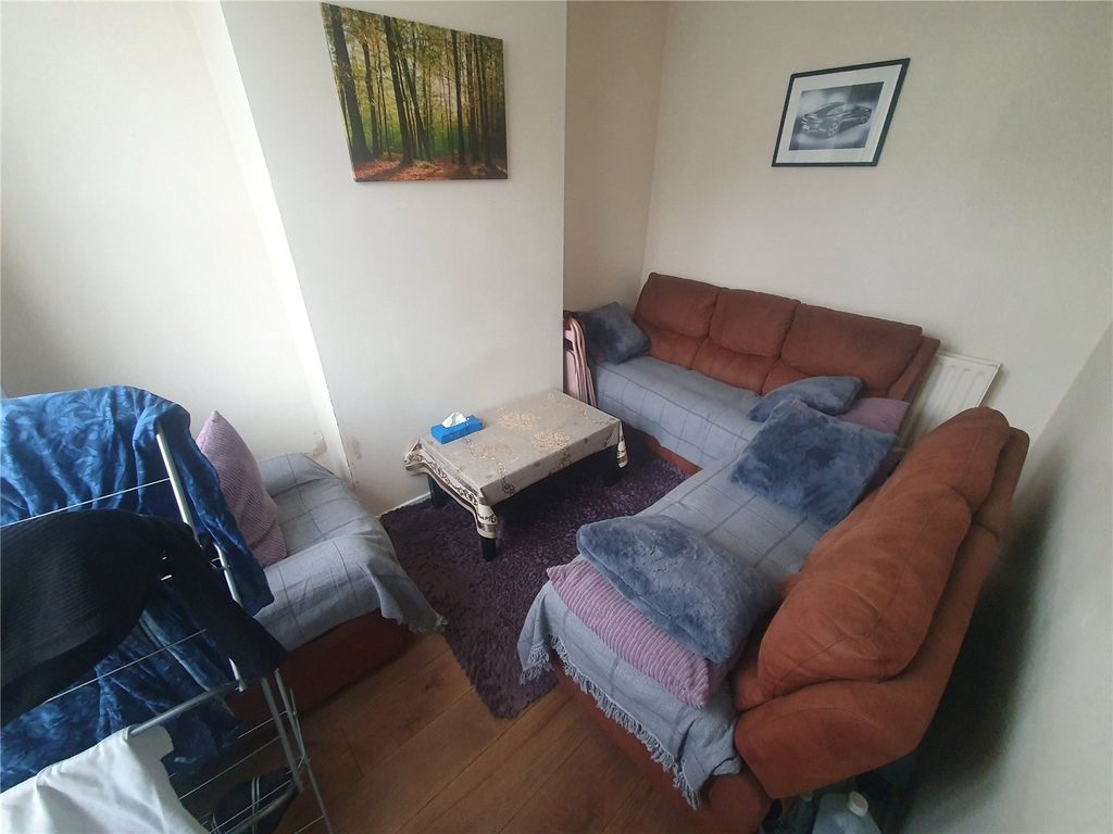 Property photo 2 of 16 Picture No. 05