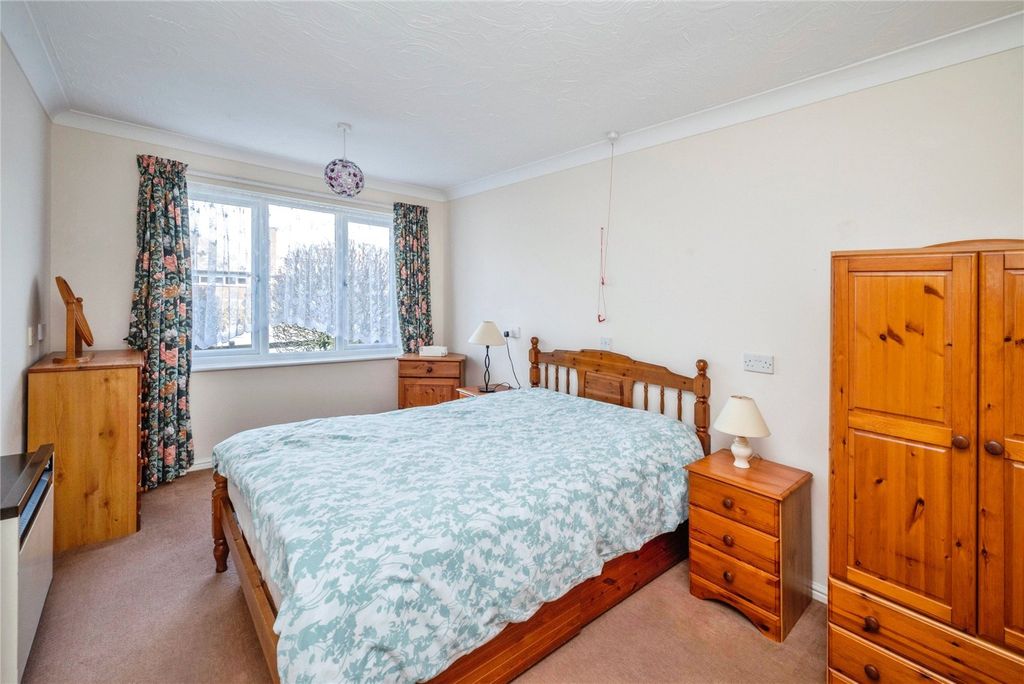 Property photo 3 of 11 Bedroom One