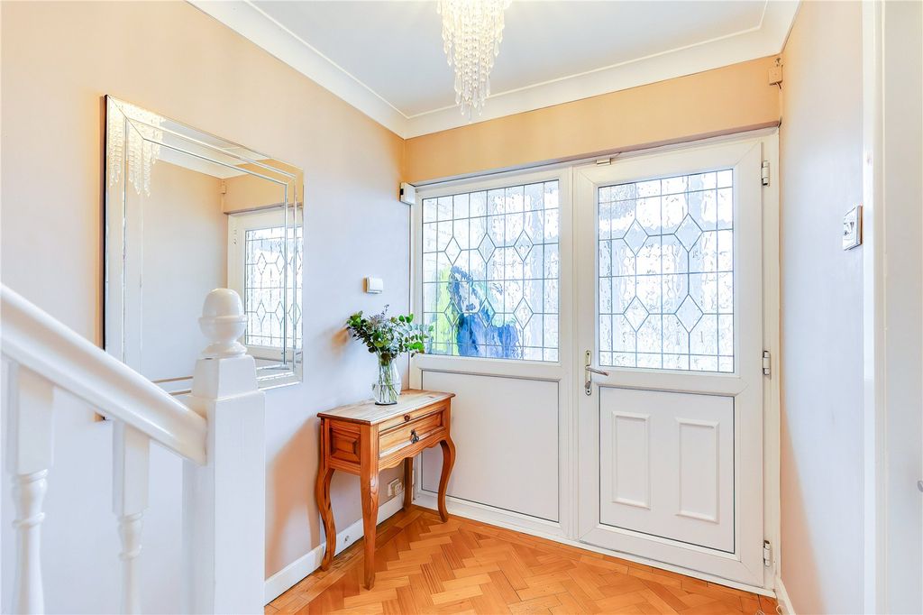 Property photo 2 of 38 Picture No. 15