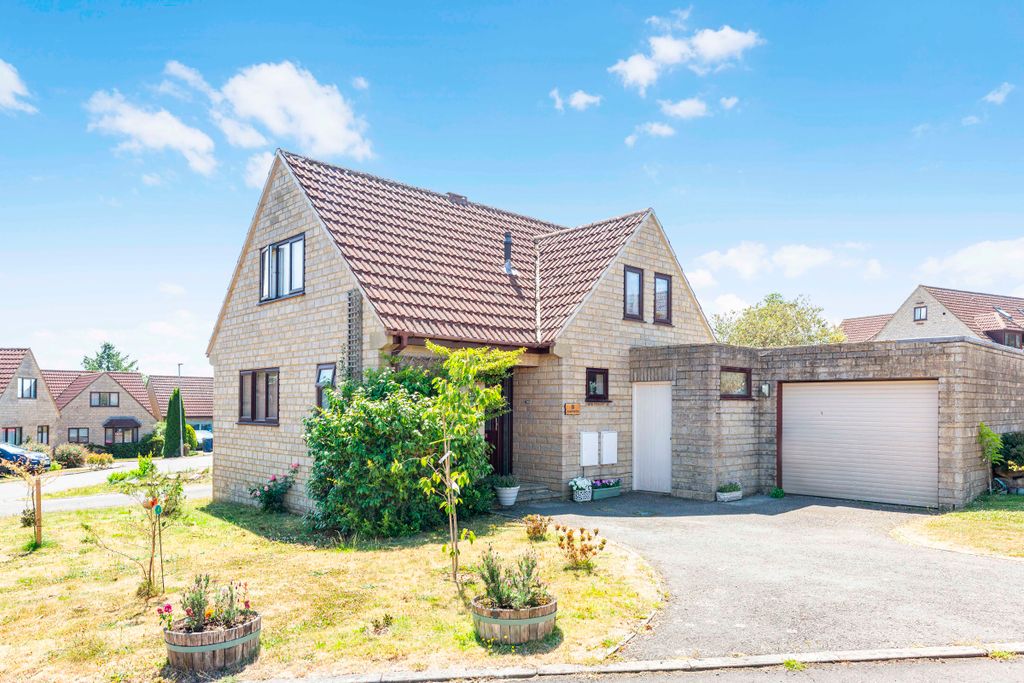 Property photo 1 of 13