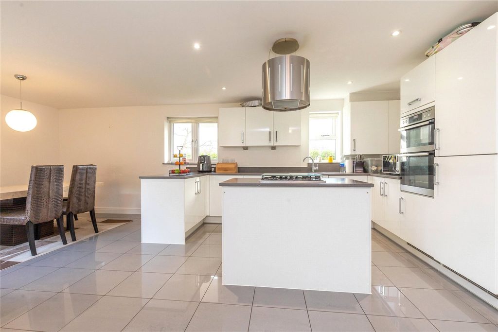 Property photo 2 of 15 Kitchen