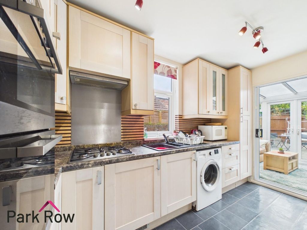 Property photo 2 of 24 Kitchen
