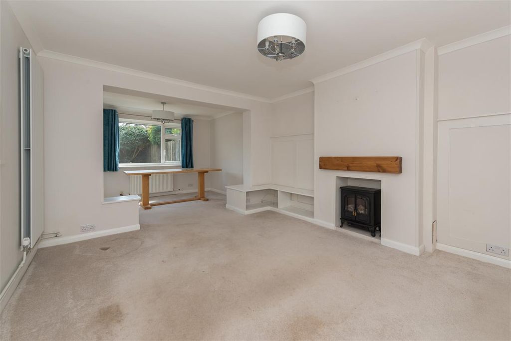 Property photo 2 of 21