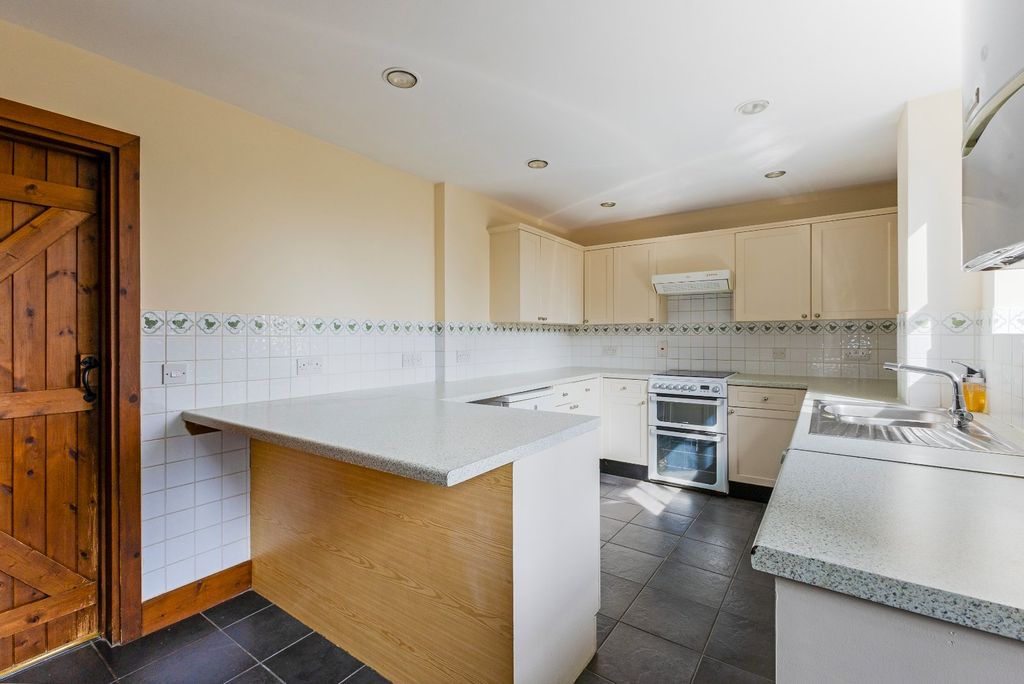 Property photo 2 of 15 Picture No. 57