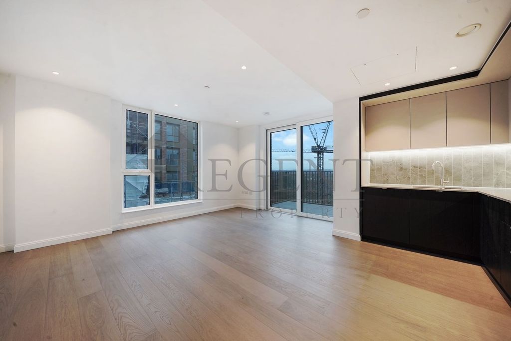 Property photo 3 of 16 Open Plan