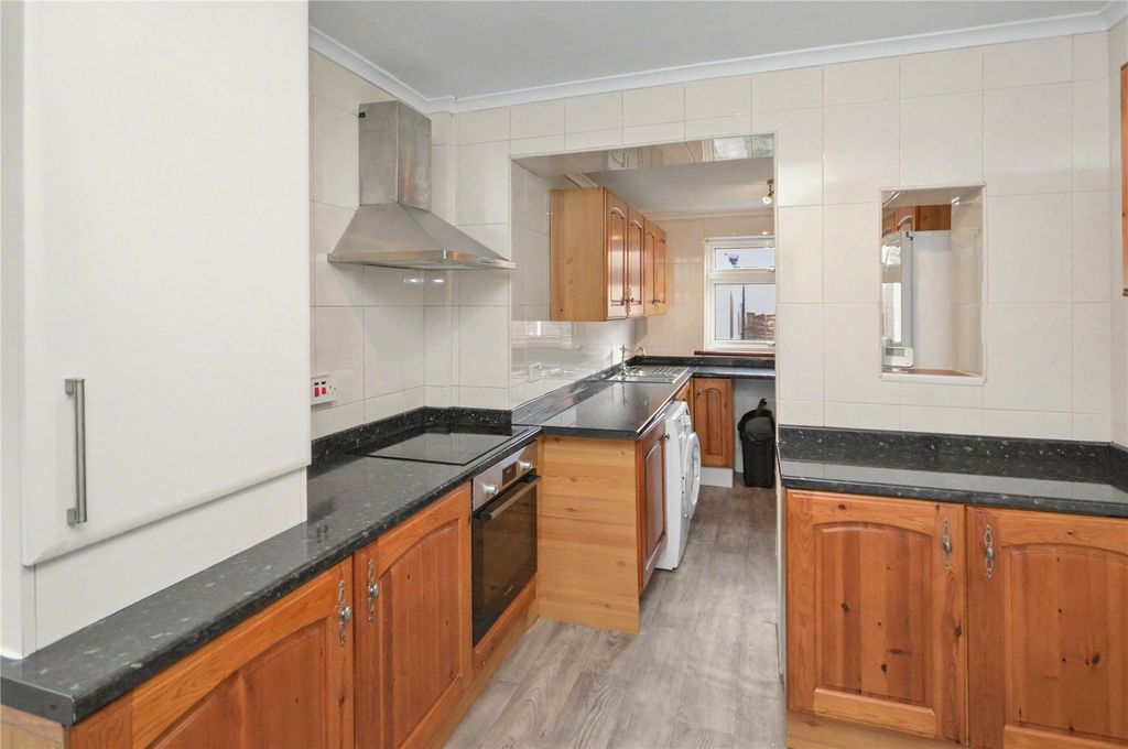 Property photo 3 of 12 Picture 3