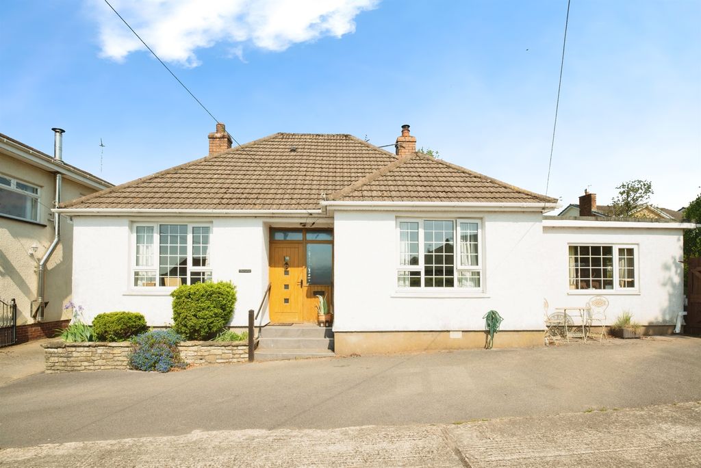 Property photo 1 of 27