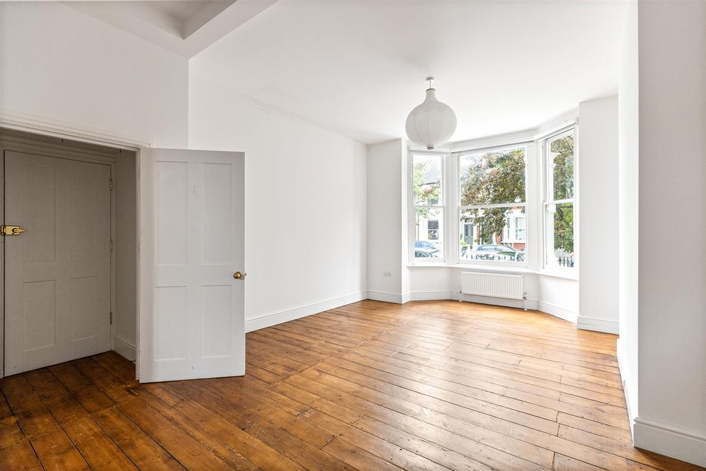 Property photo 2 of 9