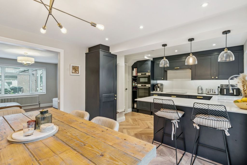 Property photo 2 of 27 Photo 9