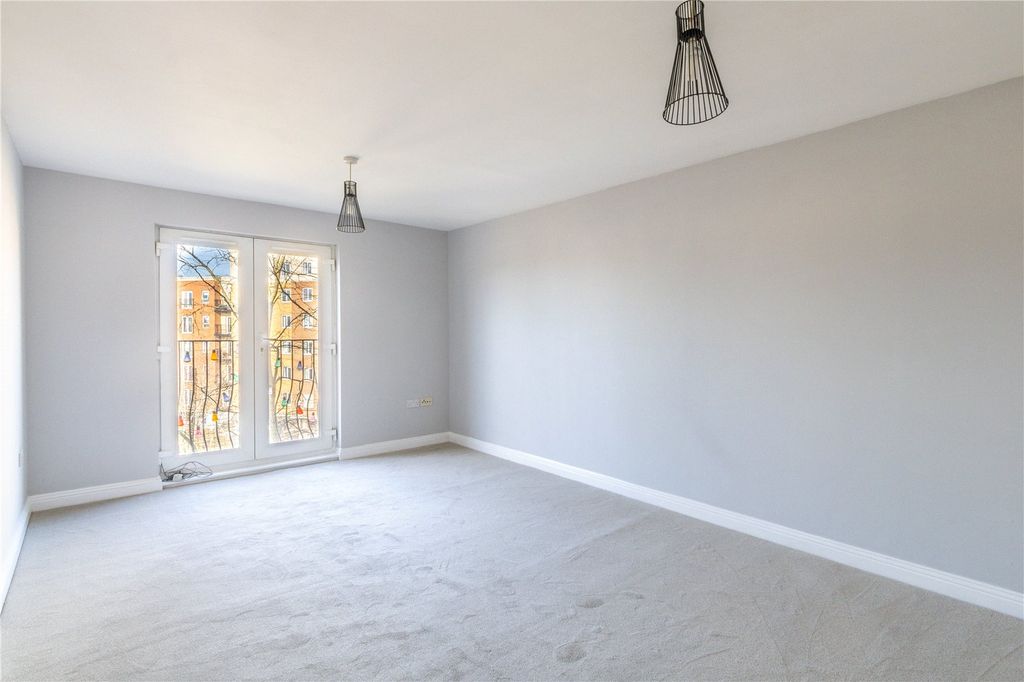 Property photo 3 of 13 Picture No. 12