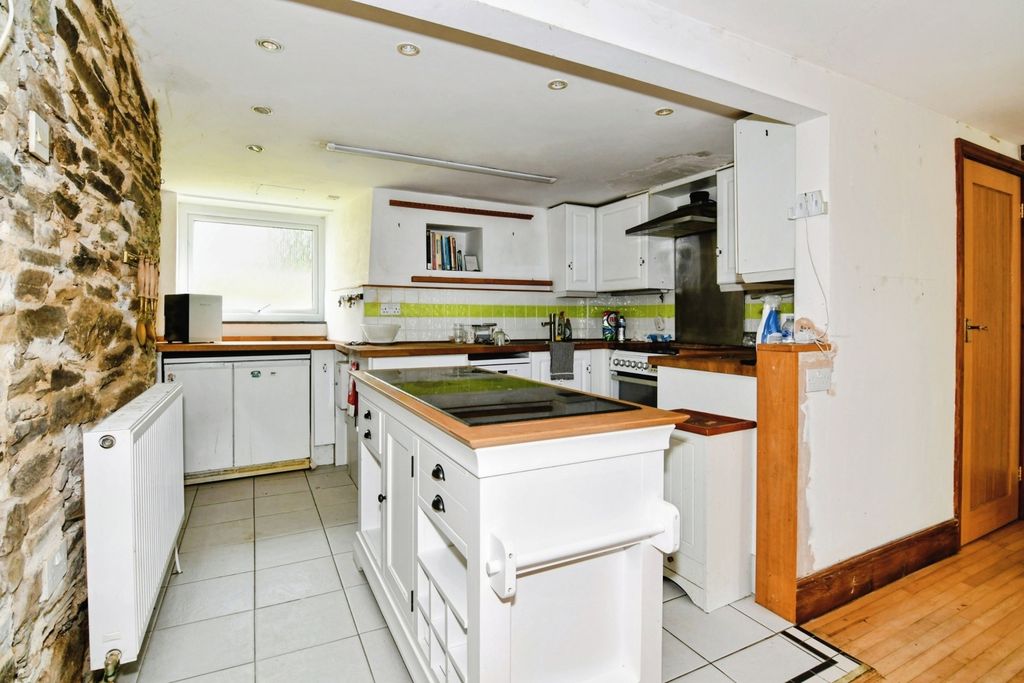 Property photo 3 of 20 Kitchen Diner