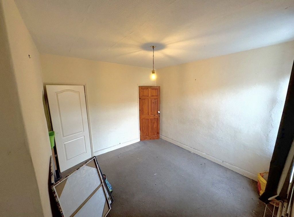 Property photo 3 of 27 Picture No. 24