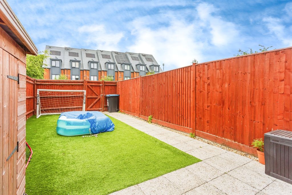 Property photo 3 of 23