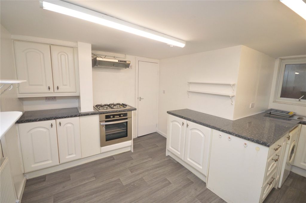 Property photo 3 of 8 Picture 3