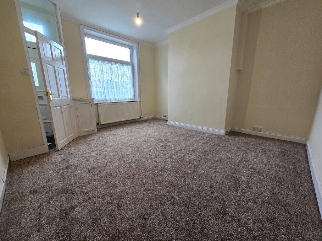 Property photo 2 of 10 Lounge